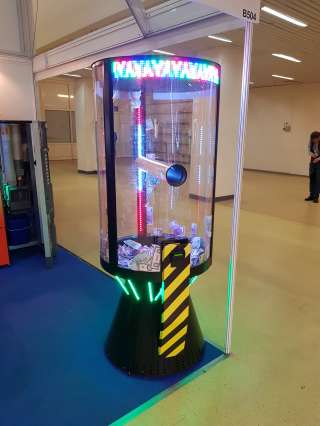 CashMachine Аттракцион с летающими призами