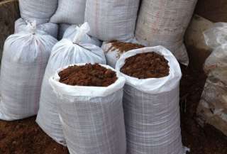 Навоз конский для удобрения почвы, фасованный