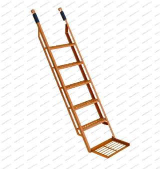 Лестница к машине с решеткой для чистки обуви