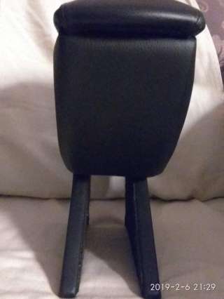 Подлокотник автомобильный универсальный