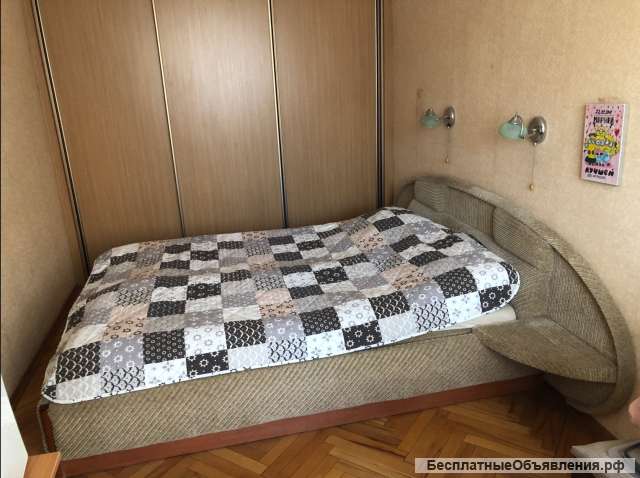 Кровать с матрасом