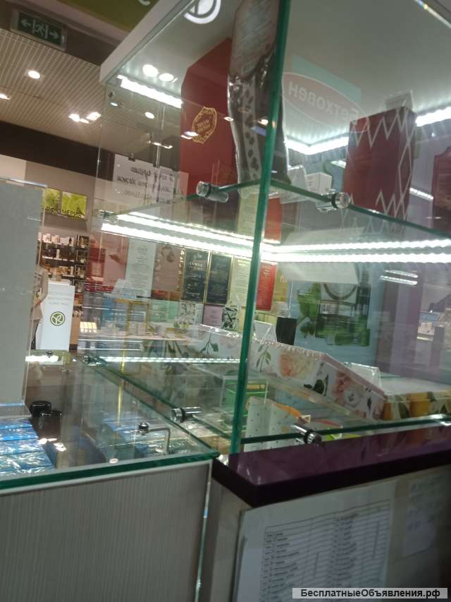 Продавец косметики