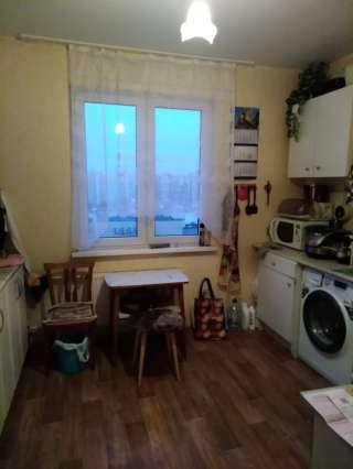 Сдаётся чистая комнатка в трёшке м.Московская на срок от недели и больше