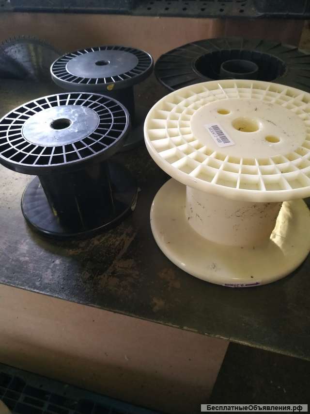 Пластиковая катушка