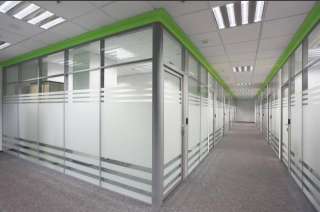 Изготовление и монтаж офисных перегородок