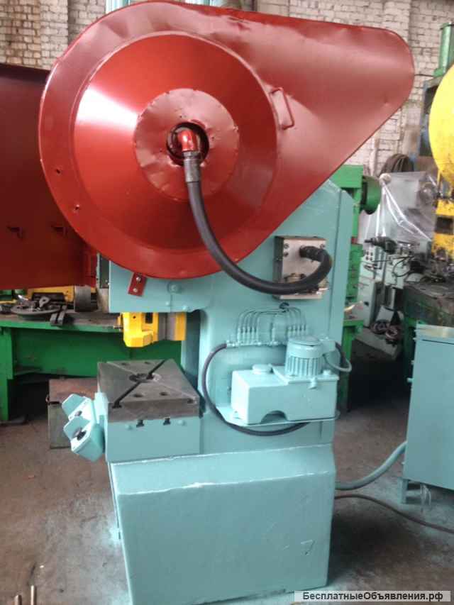 Кривошипный механический пресс КД 2124К. (усилие 25т)