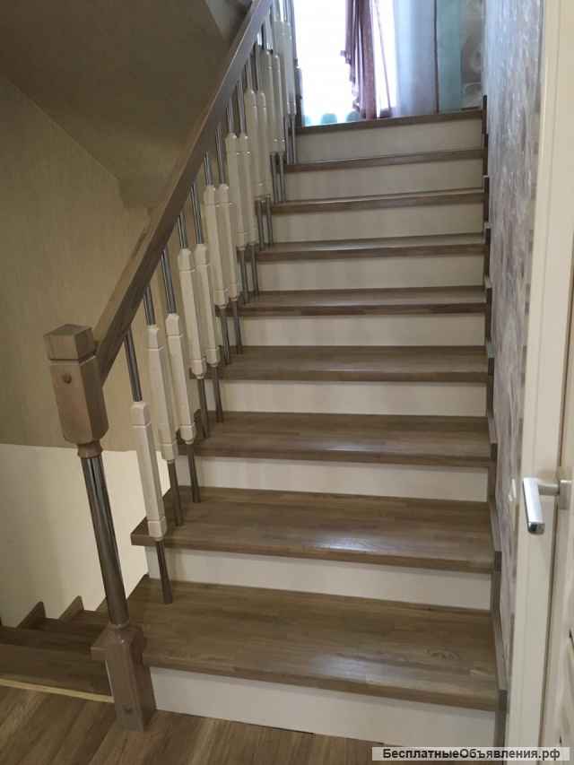 Комбинированные балясины металл - дерево для лестниц