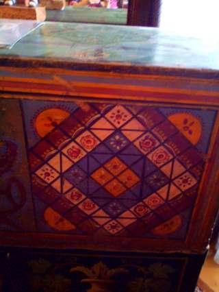 Сундук старинный