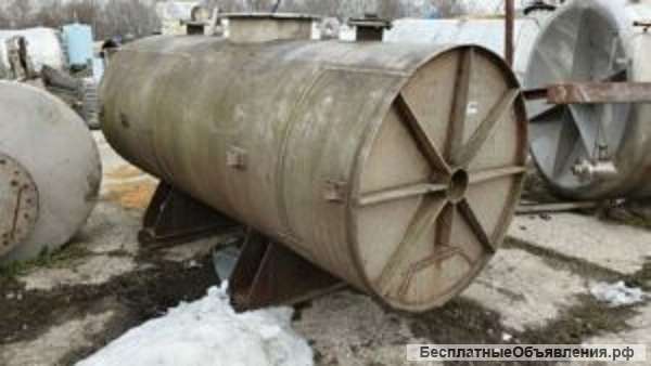 Емкость нержавеющая, объем — 3 куб.м., горизонтальная