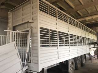 Скотовоз SCHMITZ - двухэтажный полуприцеп для перевозки животных