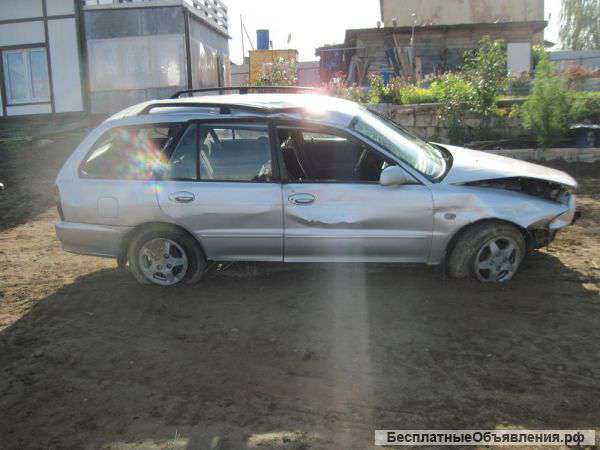 Mitsubishi Lancer V Wagon после аварии