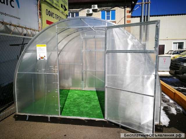 Арочная теплица с поликарбонатом