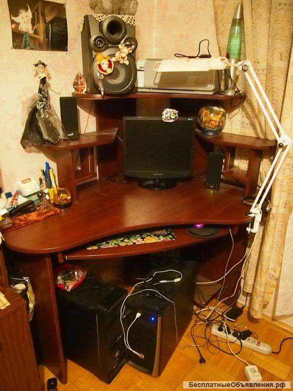 Компьютерный стол