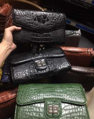 Сумка из кожи крокодила