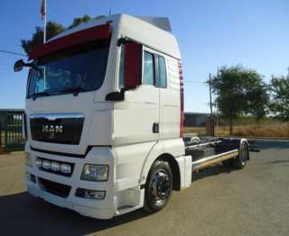 Европейская компания с Испании прадаёот седельный тягочи