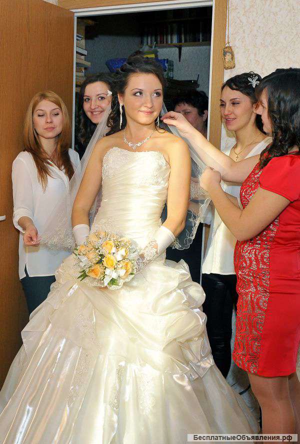 Свадебное платье