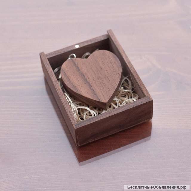 USB-флешка 32 ГБ, подарок
