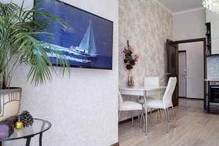 Море и пляж в 100 метров от дома. Новая квартира с современным ремонтом и мебелью