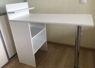 Маникюрные столы, этажерки, мебель для салонов красоты