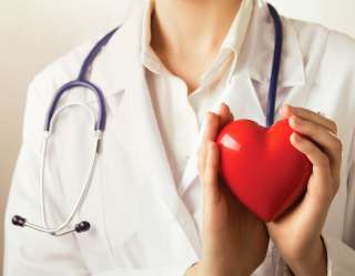 Сотрудник с медицинским образованием