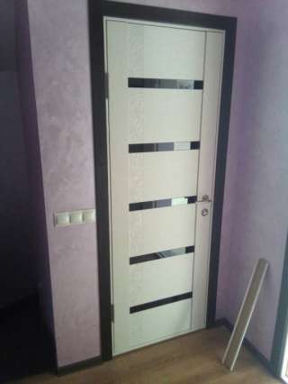 Установка межкомнатных дверей