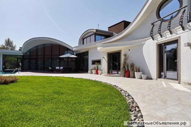 Дом с большим участком