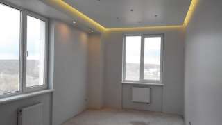 Рабочие на монтаж натяжных потолков