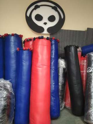 Мешки боксерские груши и манекены для единоборств