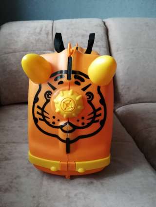 Детский чемодан-каталка