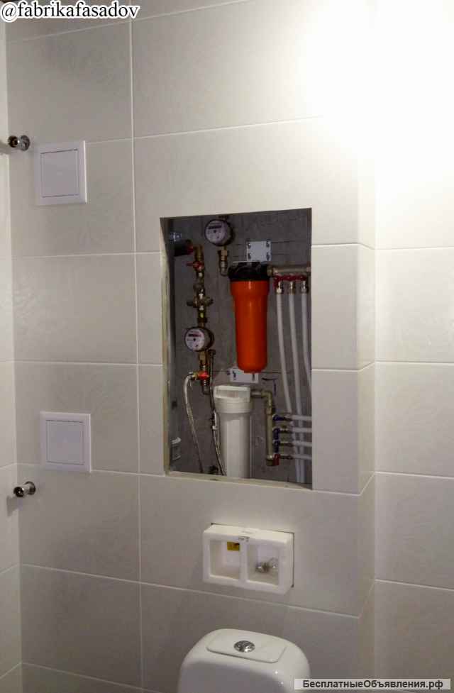 Дверца над инсталляцией в санузле