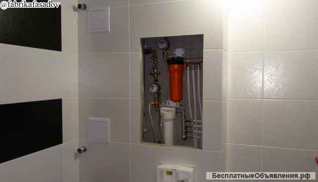 Дверца над инсталляцией в санузле