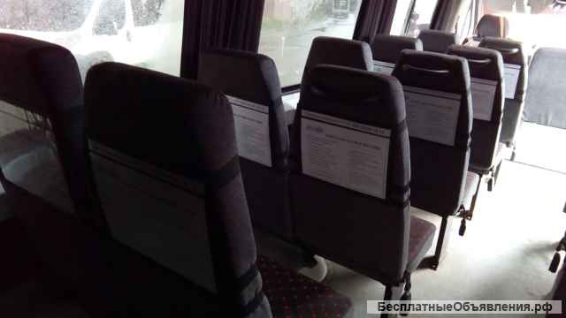 Реклама на подголовниках в общественном транспорте