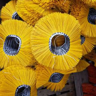 Запчасти, щетки для уборочных машин, коммунальная техника