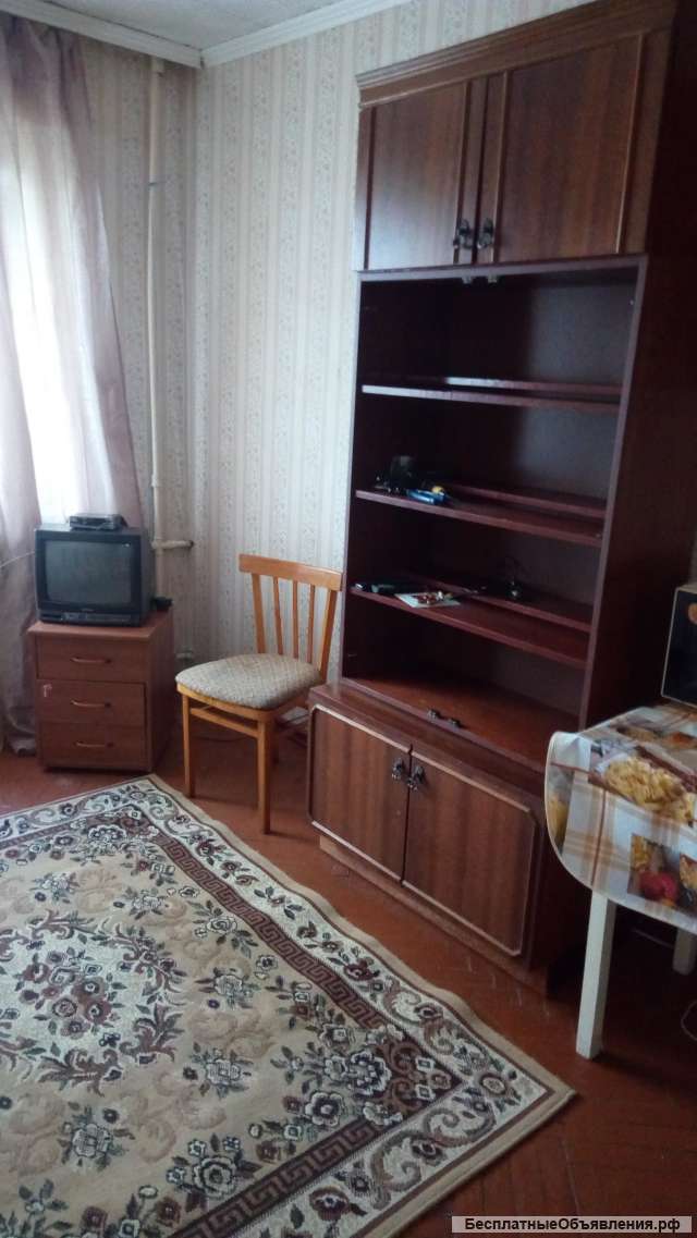 Комната в коммунальной квартире (2 соседа)