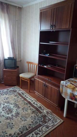 Комната в коммунальной квартире (2 соседа)