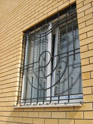 Изготовление и установка простых и кованых решеток