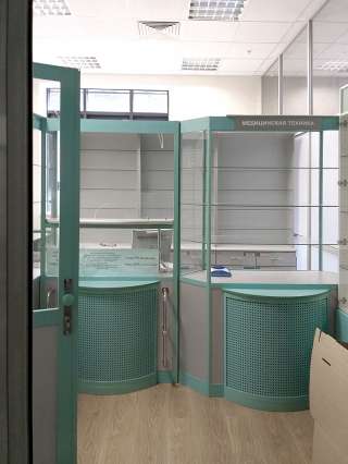 Шкафы-витрины для аптеки