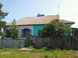 3 комнатную квартиру в двух квартирном жилом коттедже село Пречистинка