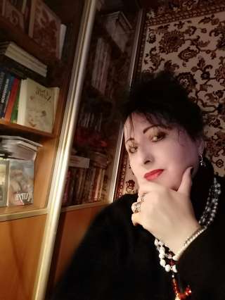 Расклады на Таро, Оракулах, помощь мастера. Лолита: психолог, таролог, ленорманист