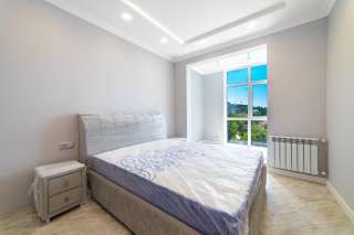 Новая 1-комнатная квартира с настоящим морским видом в современном доме "Белый Дворец"