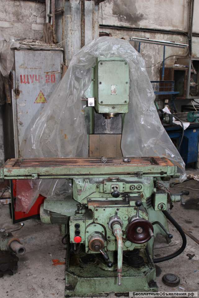 Станок вертикально фрезерный 6Р11