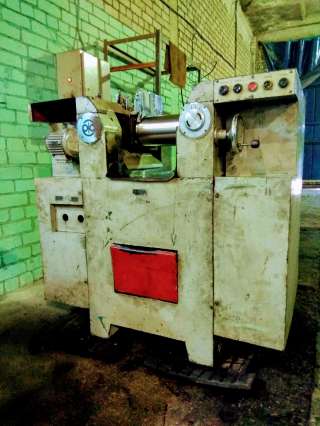 Вальцы резиноперерабатывающие ПД 320 160/160