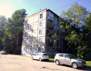 2 кв 46м у метро Ладожская