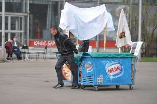 Требуется грузчик на холодильники с мороженым