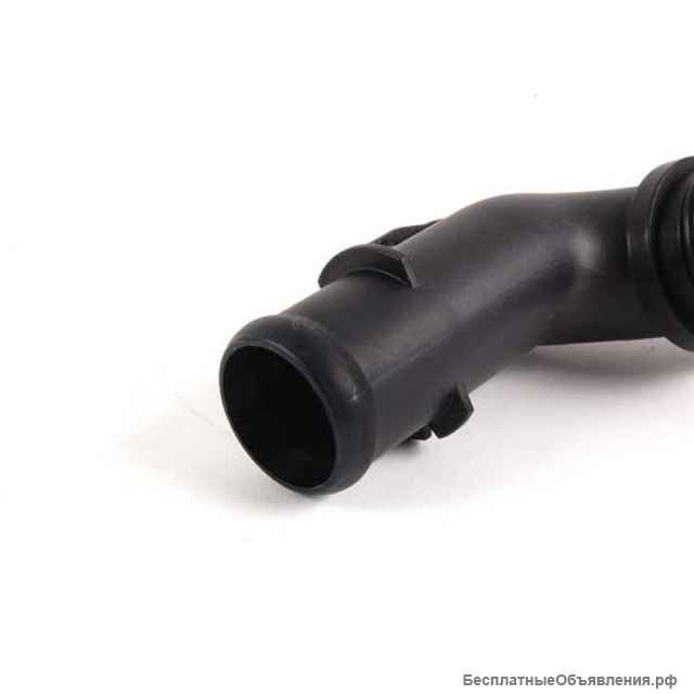 Патрубок системы охлаждения Mercedes