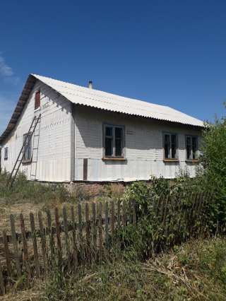 Дом 52 м.кв. на 7 сотках земли на берегу пруда.