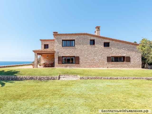 Испания. Усадьба у самого моря на побережье Коста Дорада