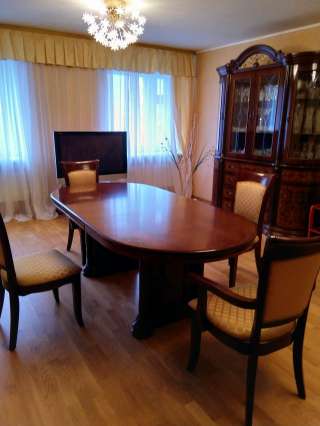 Комплект мебели стол.6 стульев. горка