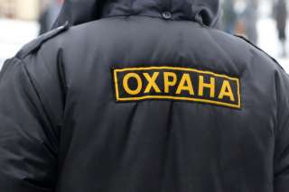 Охранник магазина Мираторг