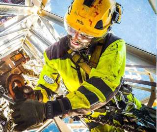 Промышленный альпинист высотник, верхолазы Рязань. 8 (960) 5676160 Производство наружной рекламы.